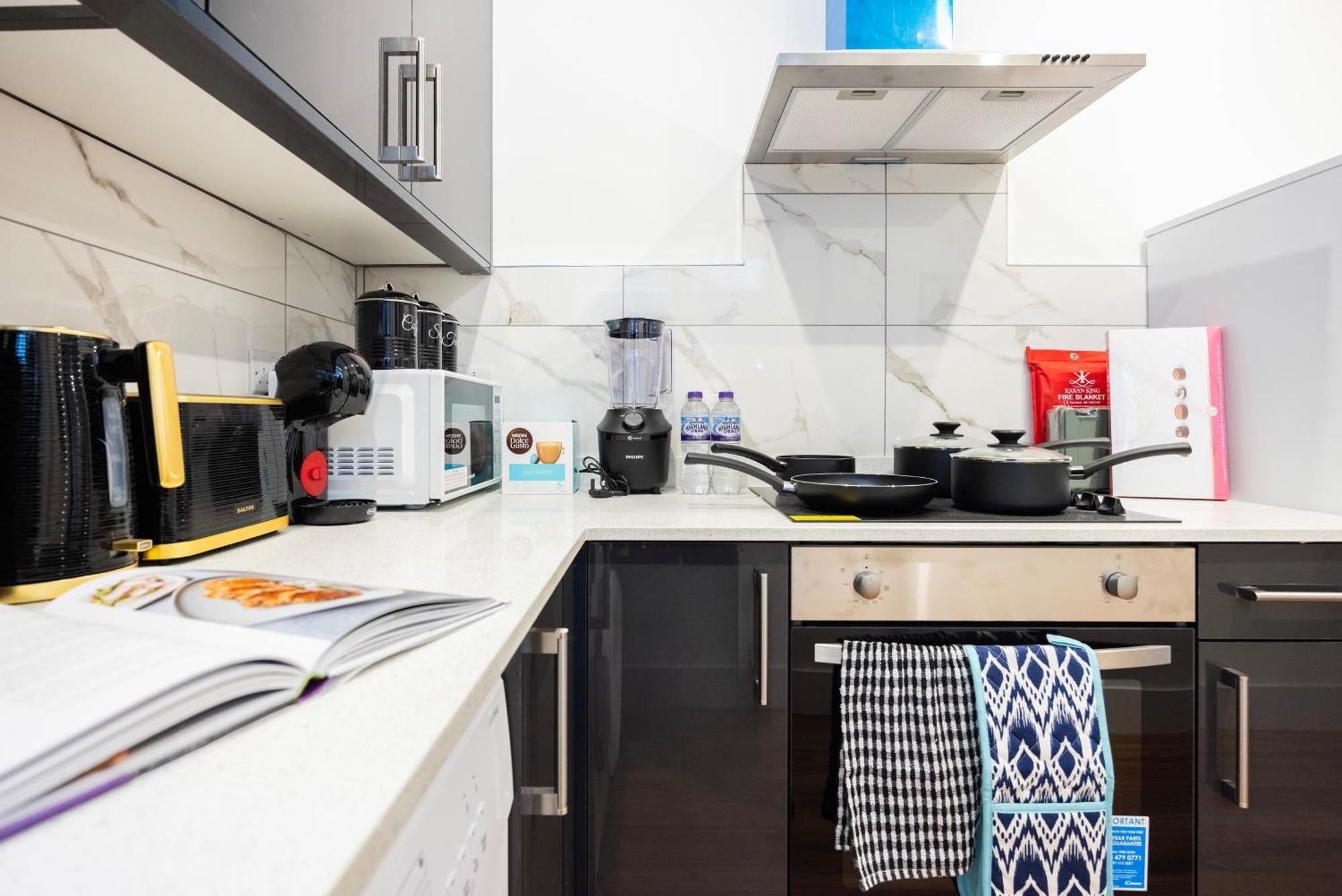 Block Of Apartments In Croydon ,Long Stays , Weekly & Monthly Offers , Contractors , Relocations , Leisure & Family Stays Ngoại thất bức ảnh
